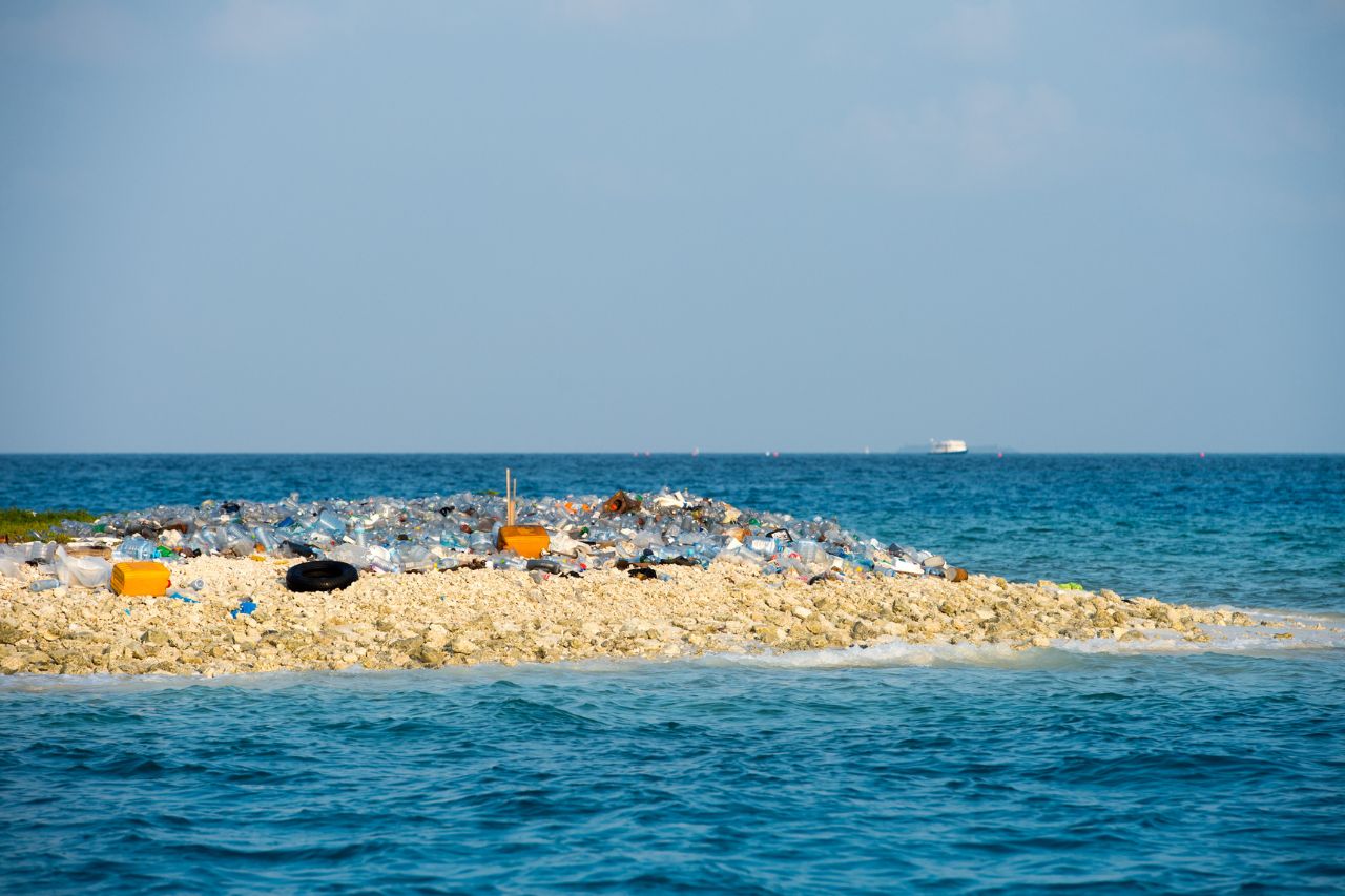 O que são ilhas de plástico e como acabar com elas?